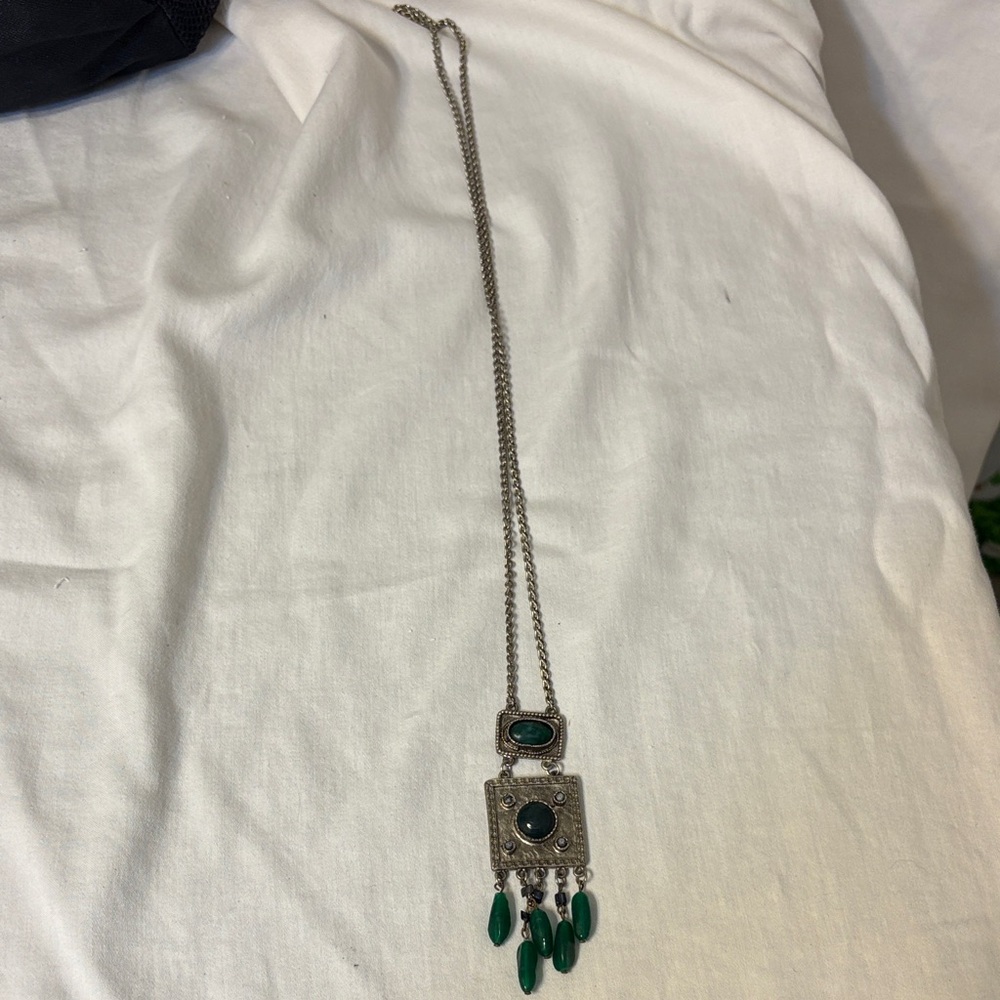 Elegant Silver and Green Pendant Necklace